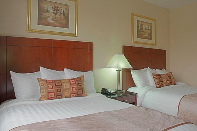 Best Western Plus Arena Hotel Нью-Йорк Екстер'єр фото