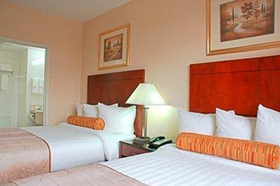 Best Western Plus Arena Hotel Нью-Йорк Екстер'єр фото