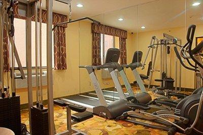 Best Western Plus Arena Hotel Нью-Йорк Екстер'єр фото