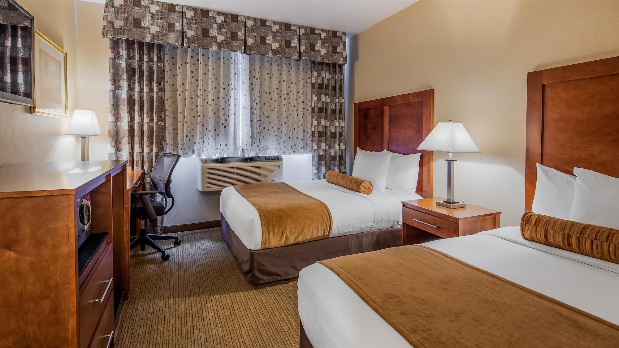 Best Western Plus Arena Hotel Нью-Йорк Екстер'єр фото